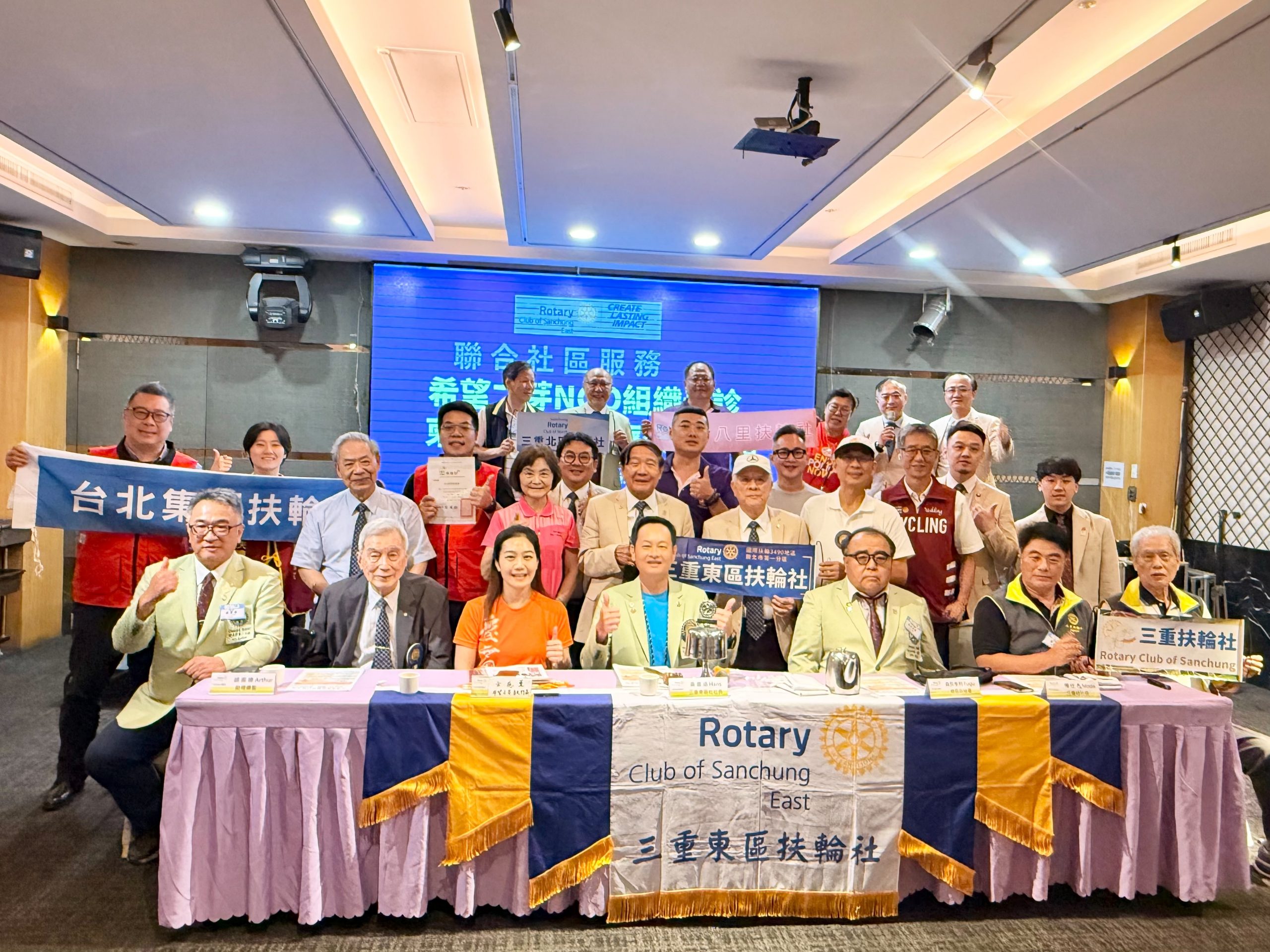 三重東區社社區服務-希望之芽 NGO 組織義診柬埔寨偏鄉醫療藥品捐贈活動－LINE_ALBUM_819（三）聯合社區服務-希望之芽NGO組織義診柬埔寨偏鄉醫療藥品捐贈會_260819_11.jpg