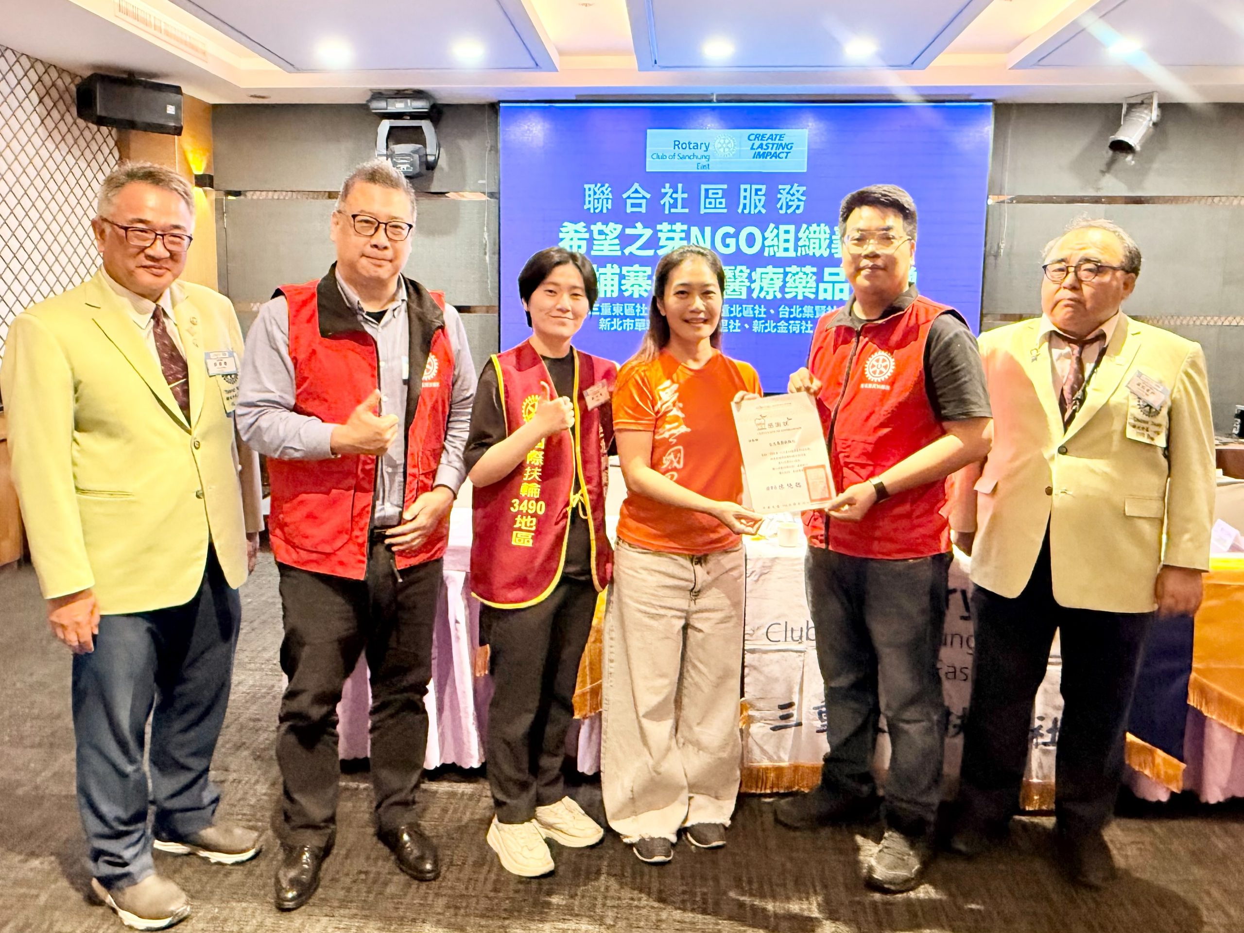 三重東區社社區服務-希望之芽 NGO 組織義診柬埔寨偏鄉醫療藥品捐贈活動－LINE_ALBUM_819（三）聯合社區服務-希望之芽NGO組織義診柬埔寨偏鄉醫療藥品捐贈會_260819_9.jpg