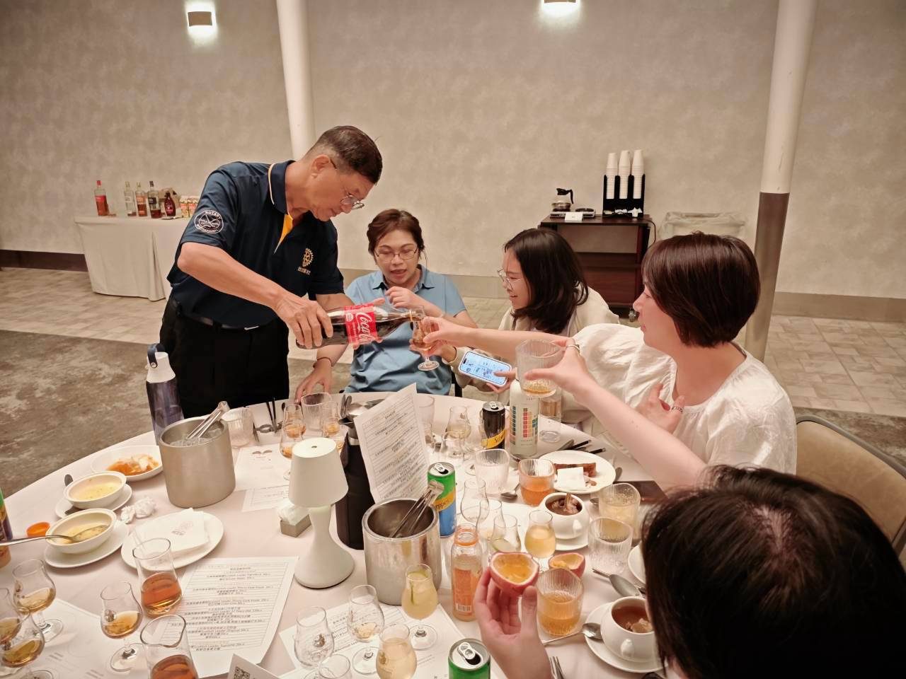 第一季【夏】夏季居家簡易威士忌調酒及食物搭配－LINE_ALBUM_20260812第1281次例會-第一季 夏夏季居家簡易威士忌調酒及食物搭配_260812_21.jpg